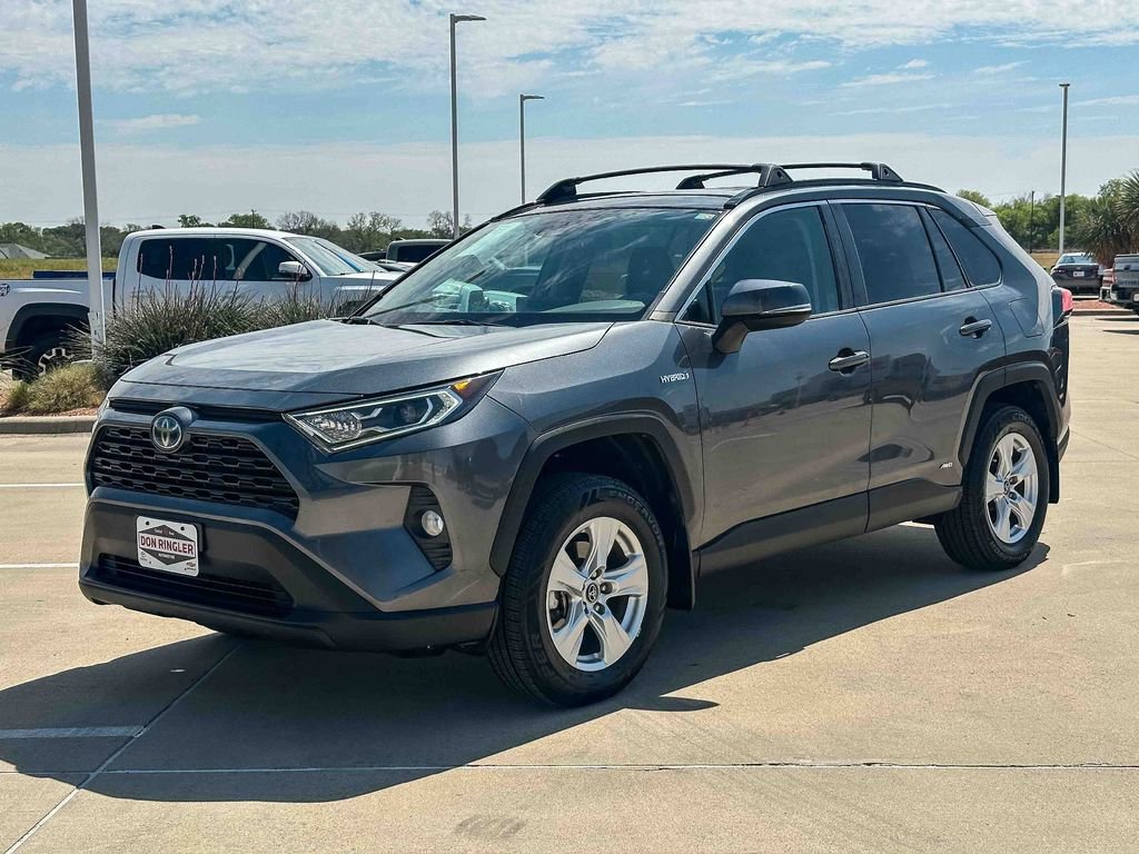 Used 2020 Toyota RAV4 XLE w/ Convenience Package image 7
