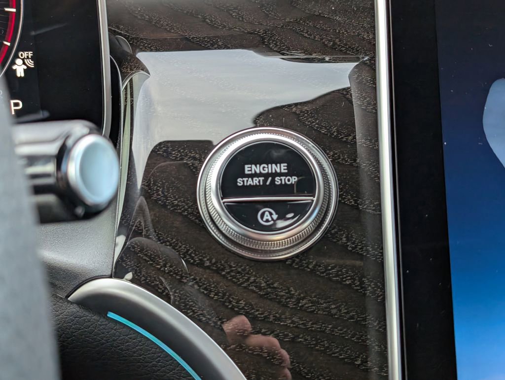 Used 2026 Mercedes-Benz GLC 300 4MATIC image 21