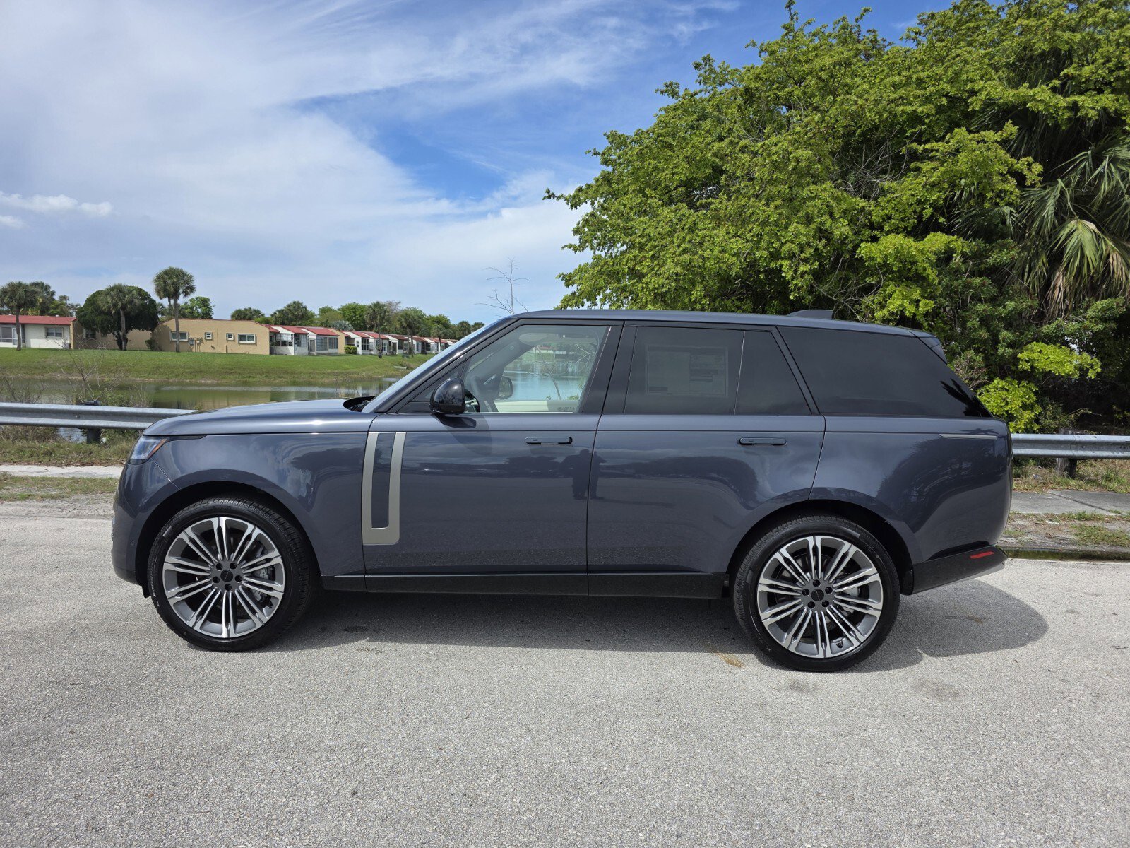New 2026 Land Rover Range Rover SE image 7
