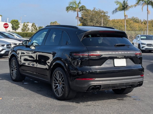 Used 2023 Porsche Cayenne Platinum Edition AWD/4WD image 7