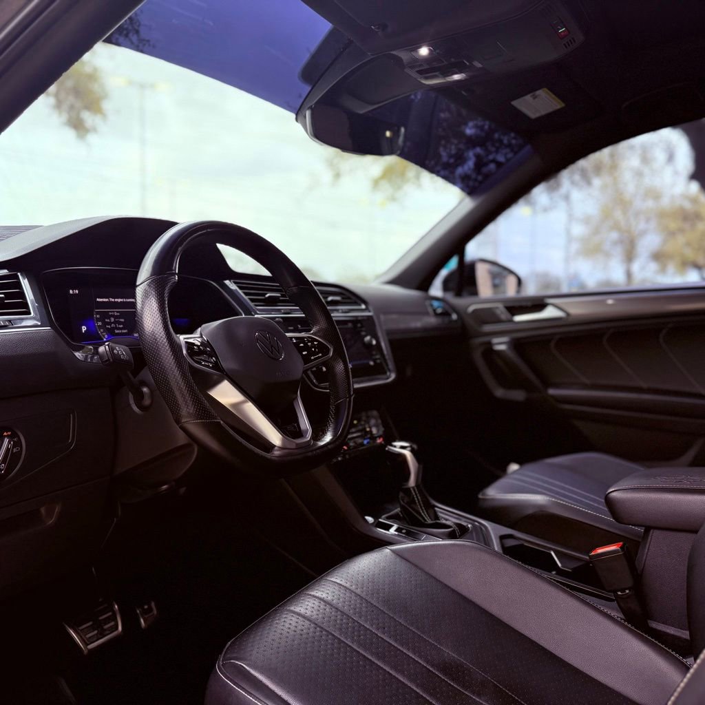 Used 2022 Volkswagen Tiguan SE R-Line image 25