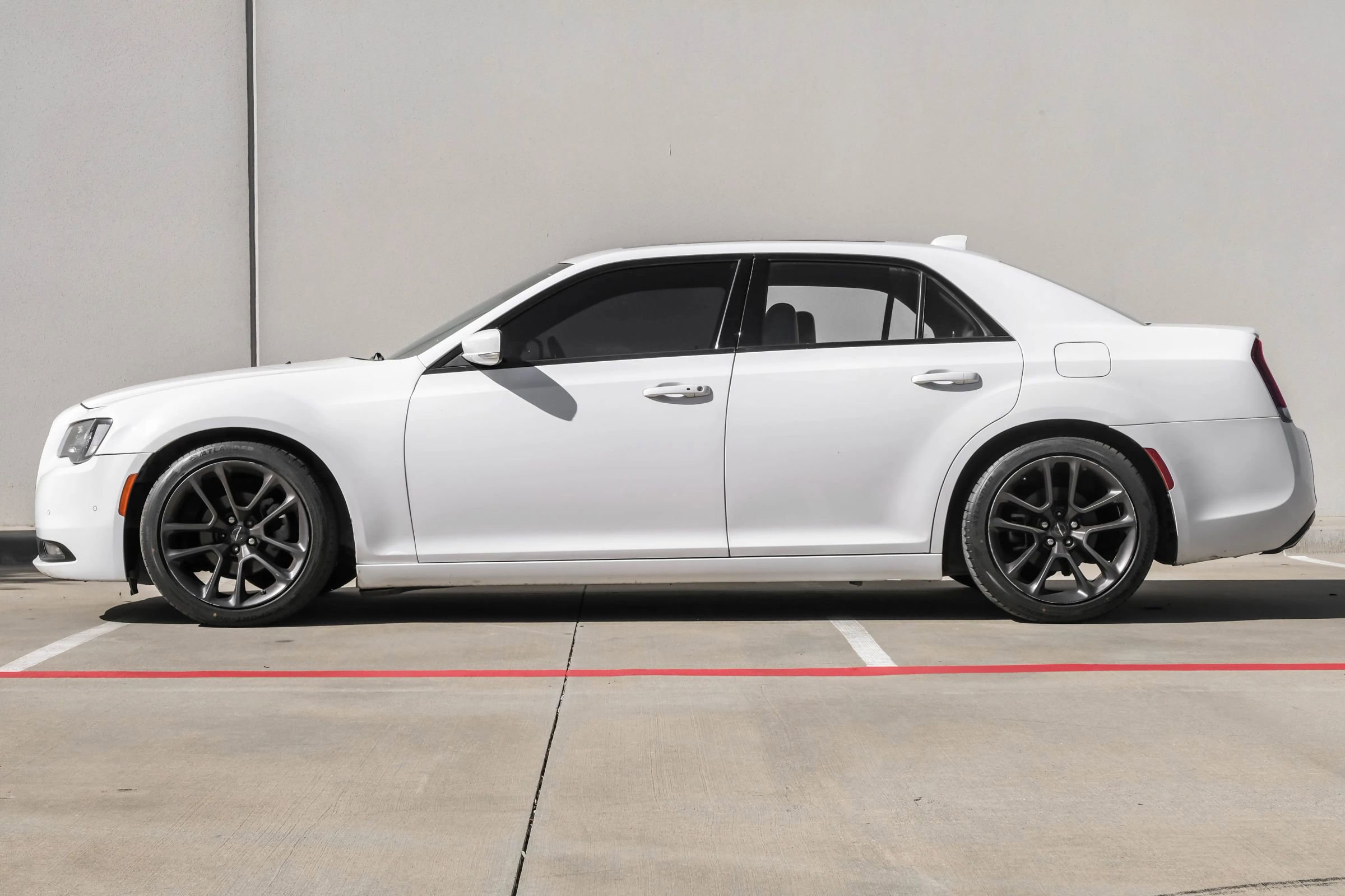 Used 2022 Chrysler 300 S image 6