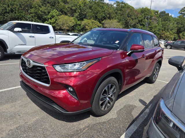 Used 2020 Toyota Highlander XLE FWD image 14