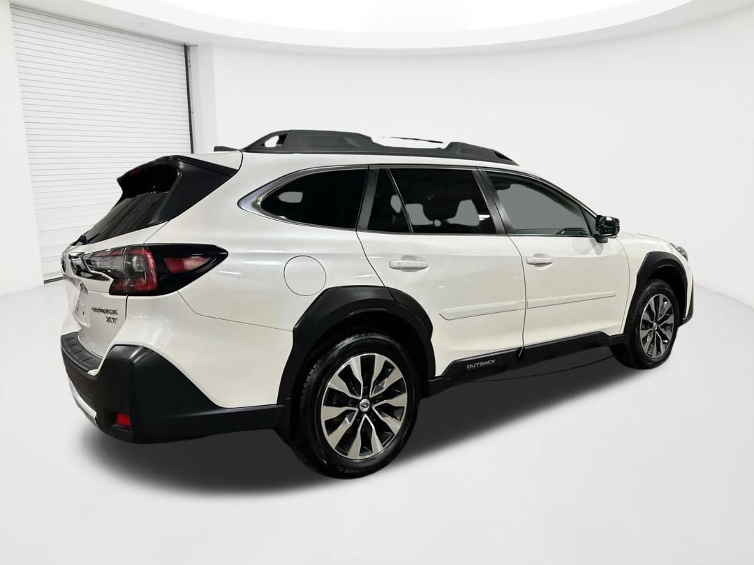 Used 2023 Subaru Outback Limited XT AWD/4WD image 5