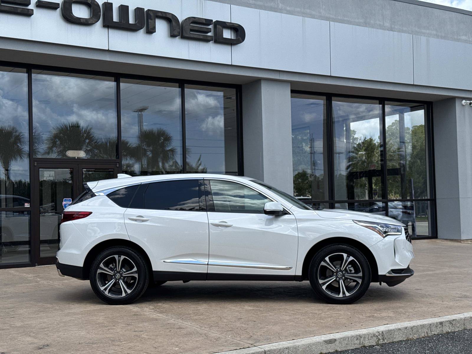 Used 2026 Acura RDX w/ Technology Package AWD/4WD image 2