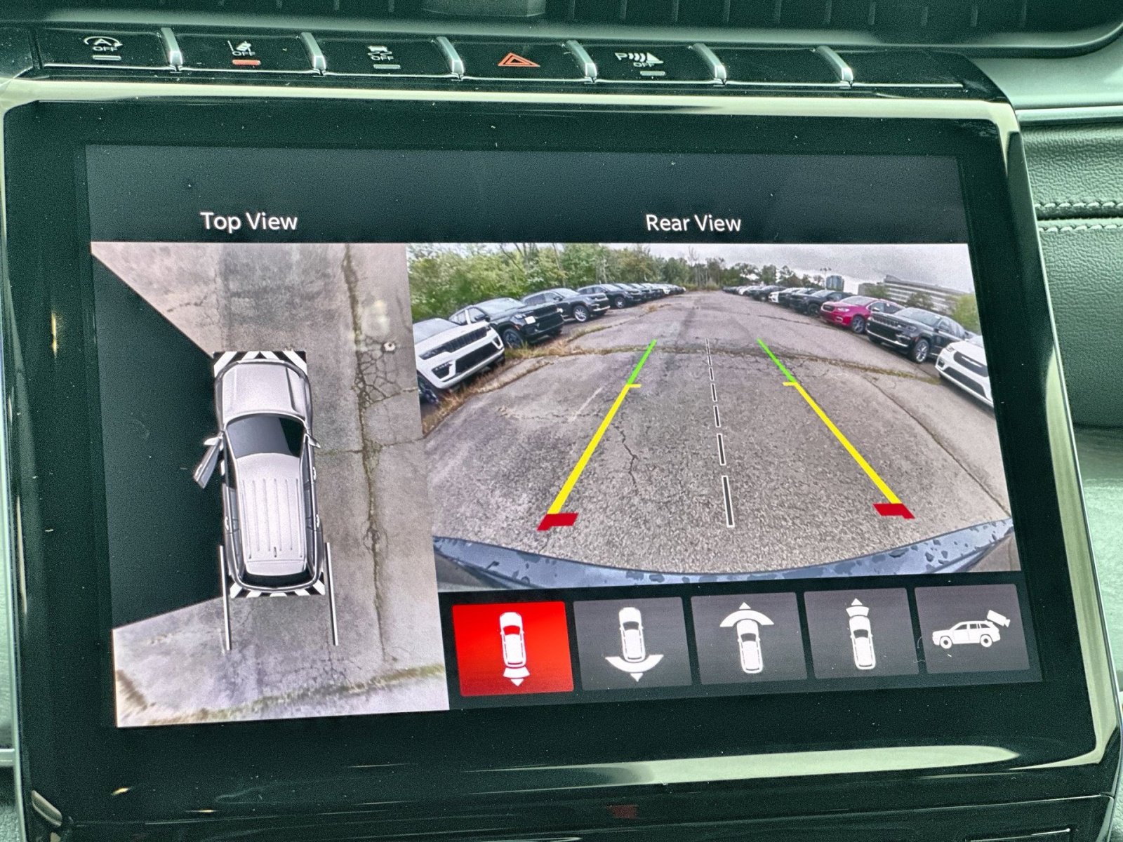 New 2025 Jeep Grand Cherokee Limited w/ Luxury Tech Group II image 19