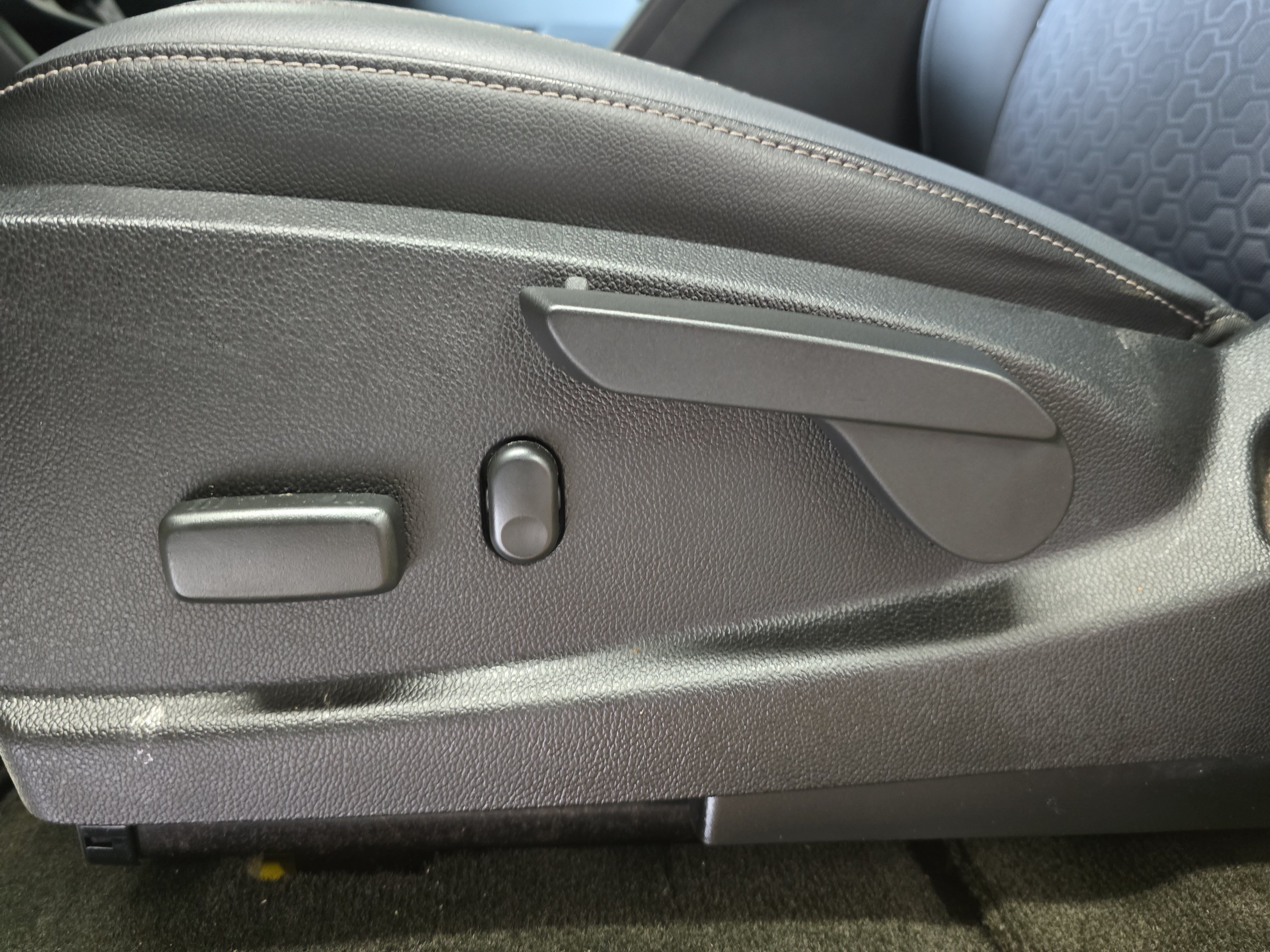 Used 2015 Chevrolet Colorado Z71 RWD image 28