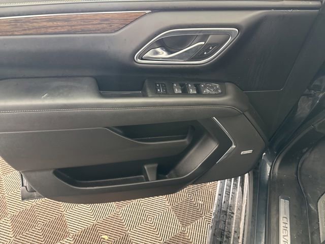 Used 2022 Chevrolet Suburban Premier AWD/4WD image 19