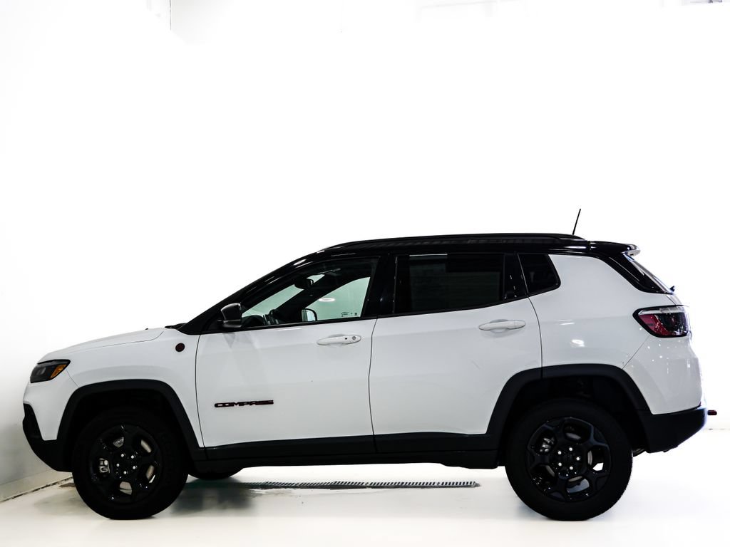 Used 2024 Jeep Compass Trailhawk AWD/4WD image 5