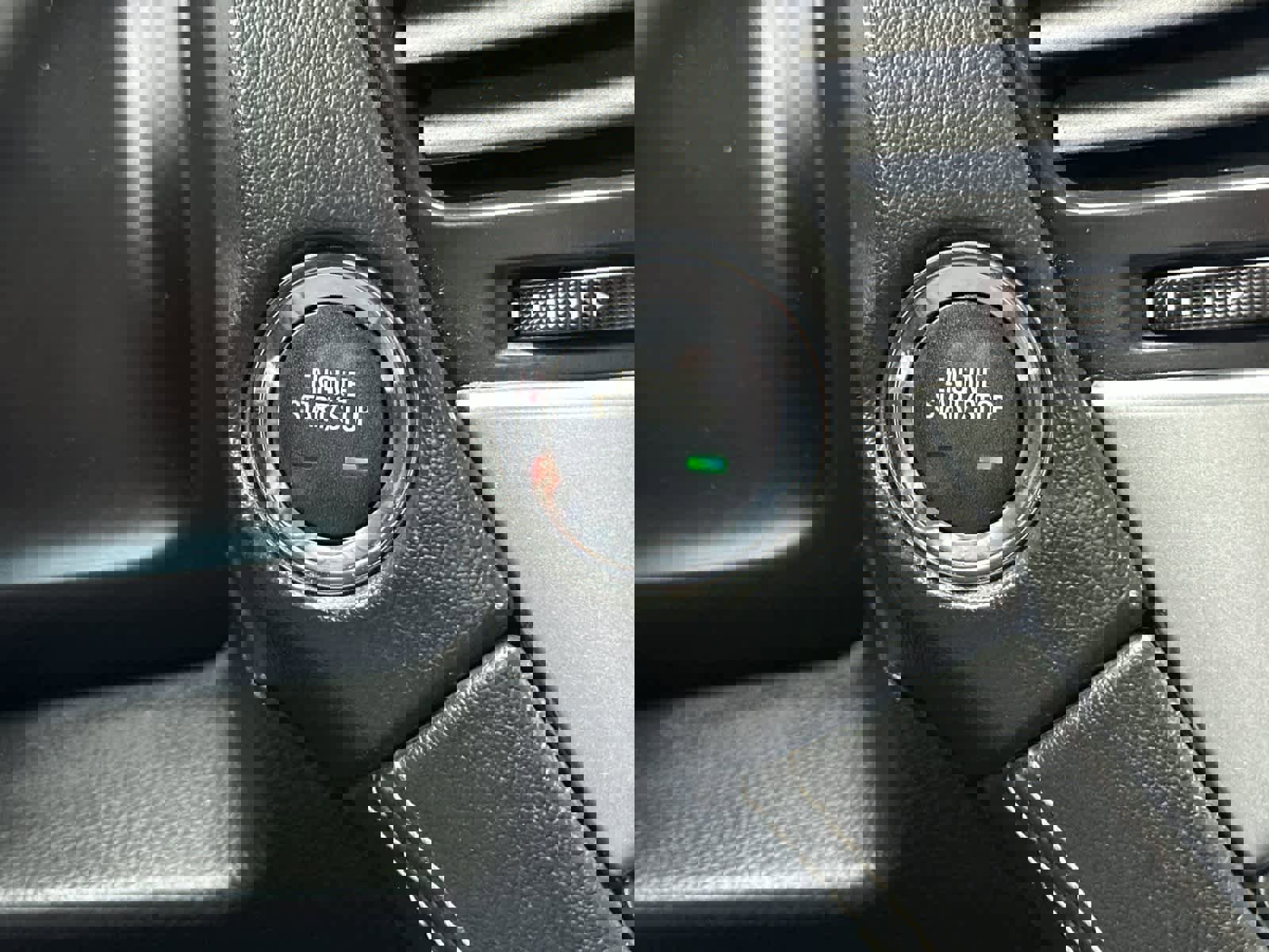 Used 2018 Chevrolet Suburban Premier image 24