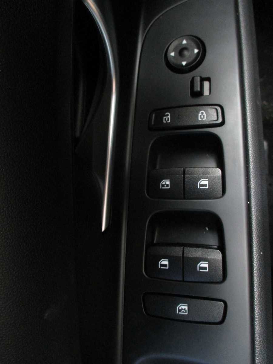 Used 2024 Hyundai Elantra SEL w/ Convenience Package image 18