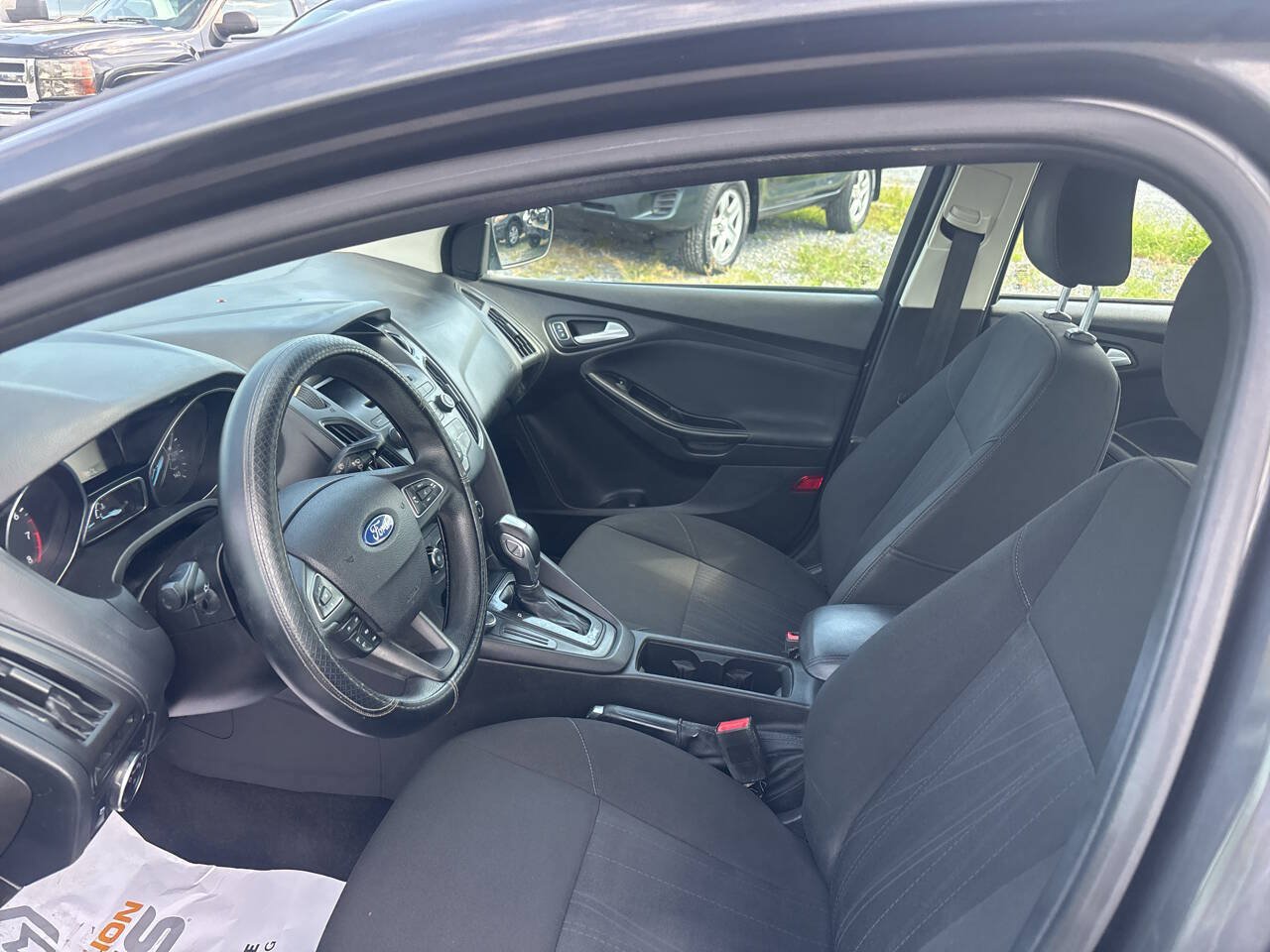Used 2015 Ford Focus SE FWD image 10
