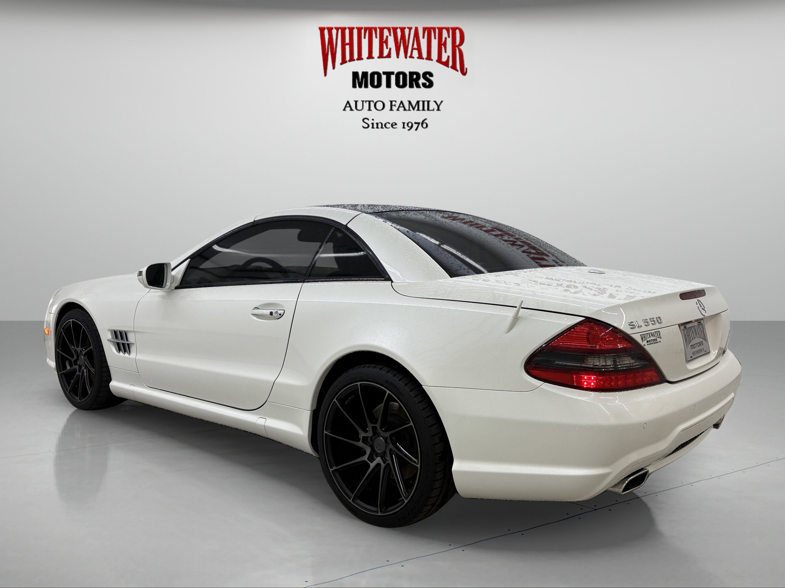 Used 2011 Mercedes-Benz SL 550 image 4