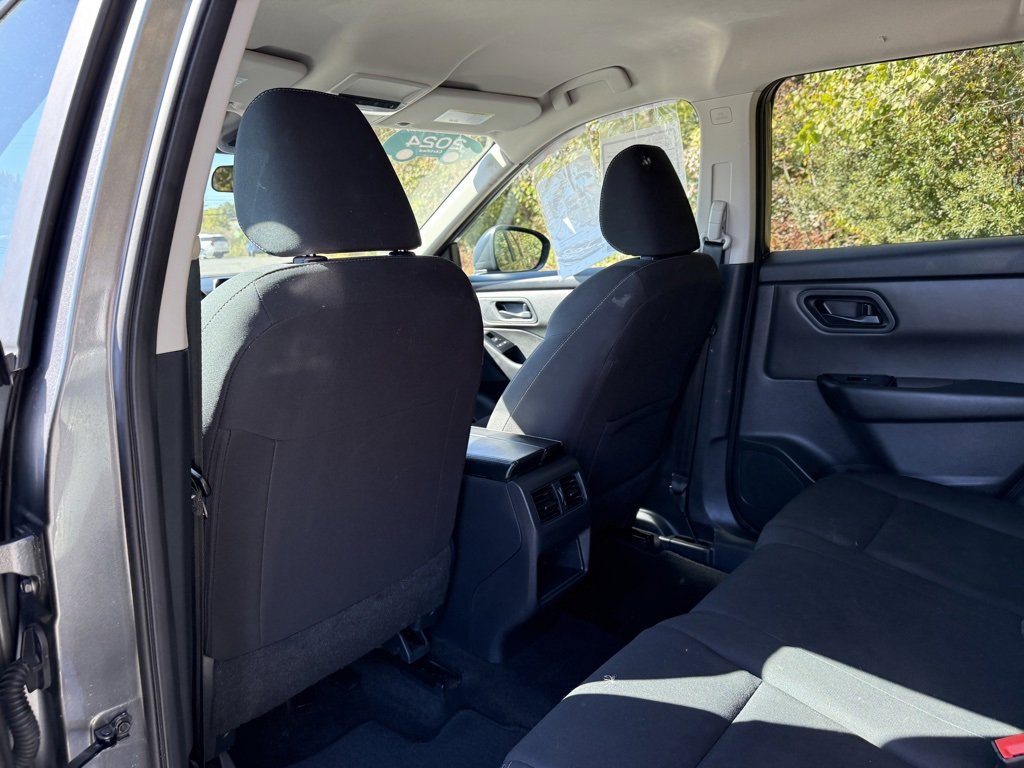 Used 2024 Nissan Rogue S image 21