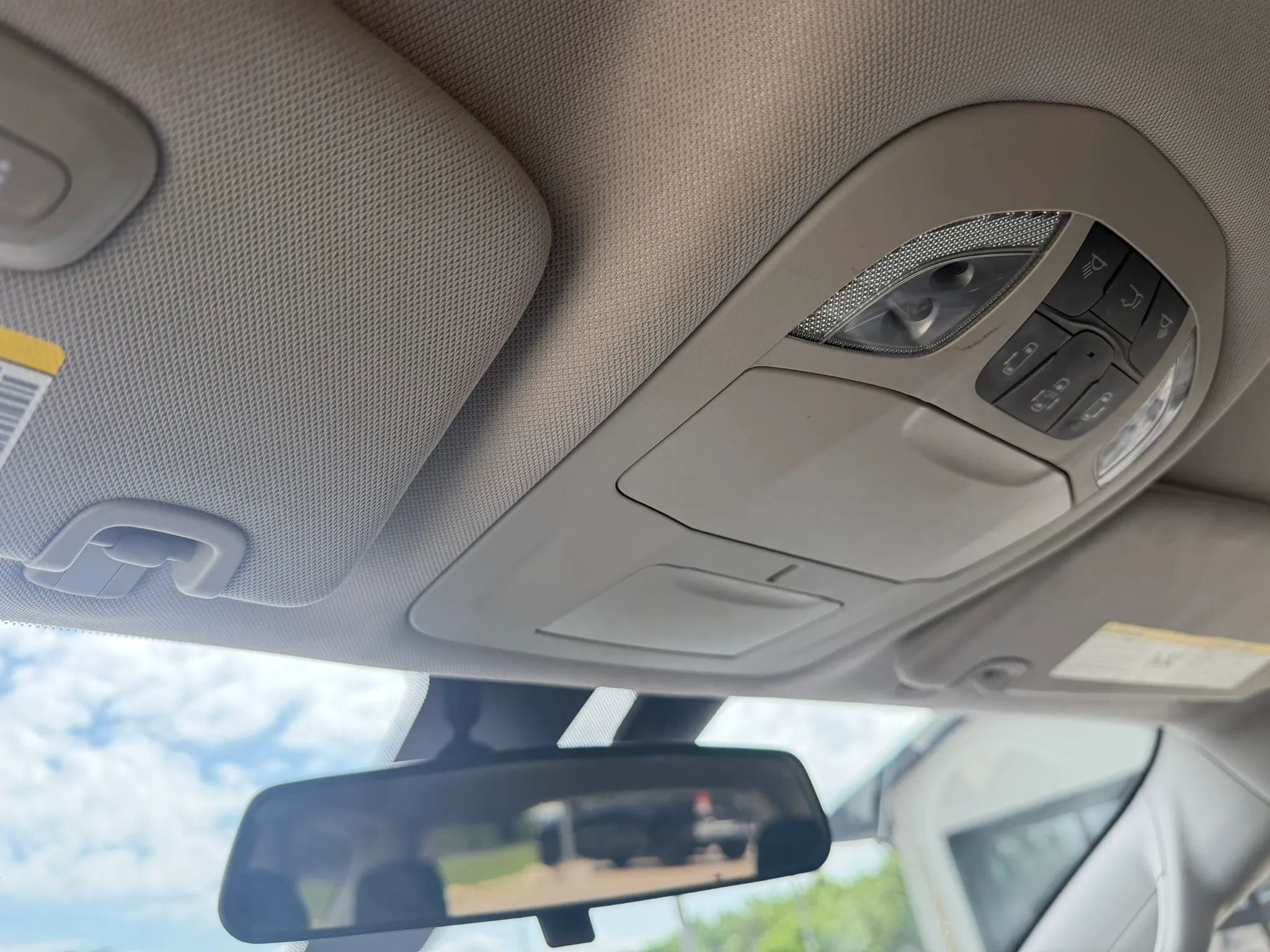 Used 2018 Chrysler Pacifica Touring-L FWD image 31