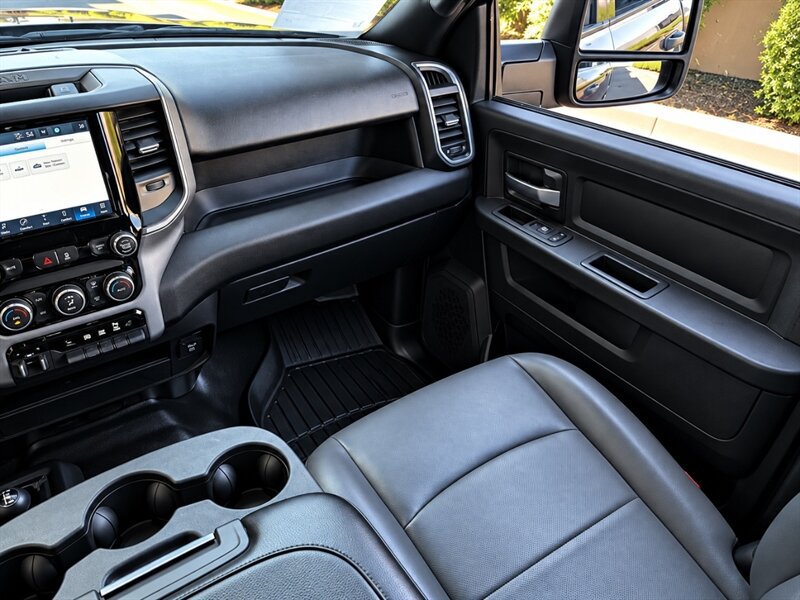 Used 2024 RAM 2500 Tradesman w/ Chrome Appearance Group AWD/4WD image 13