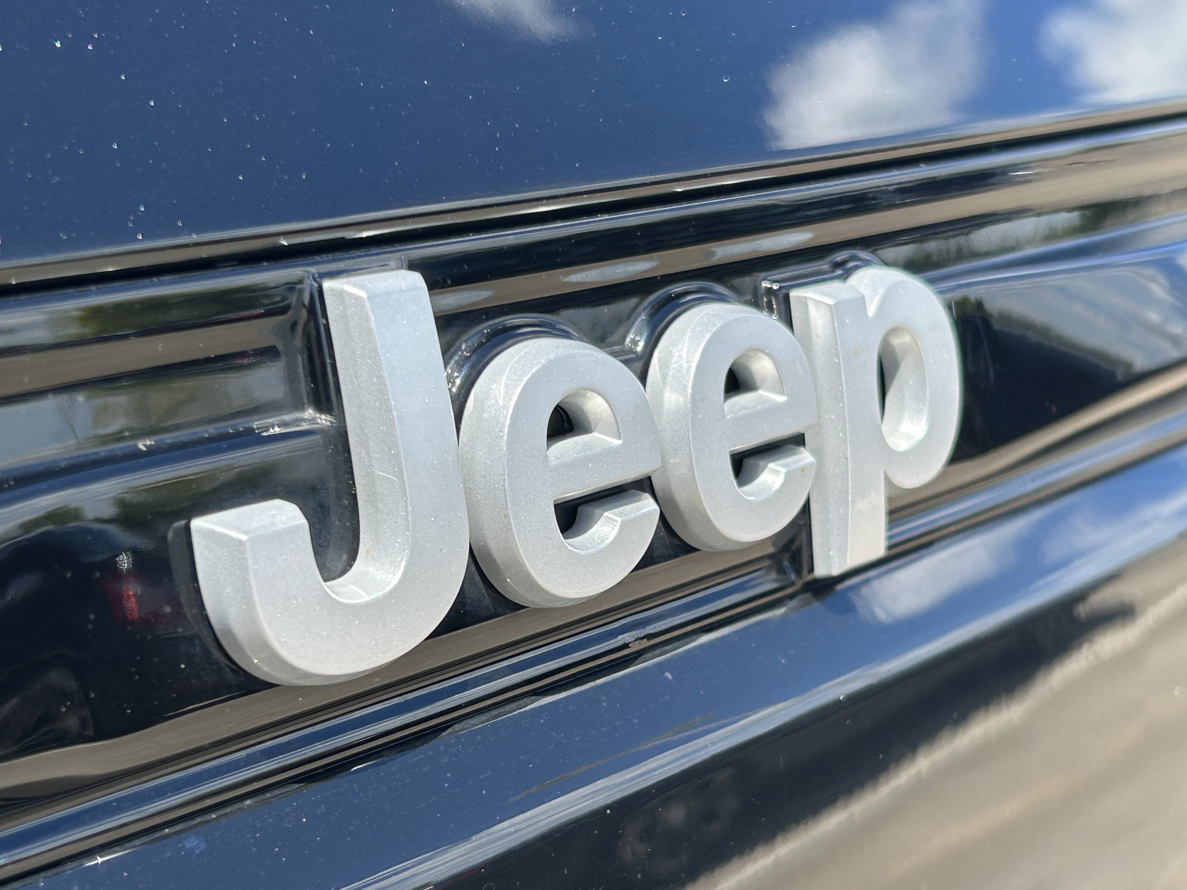 Used 2024 Jeep Grand Cherokee Limited AWD/4WD image 7
