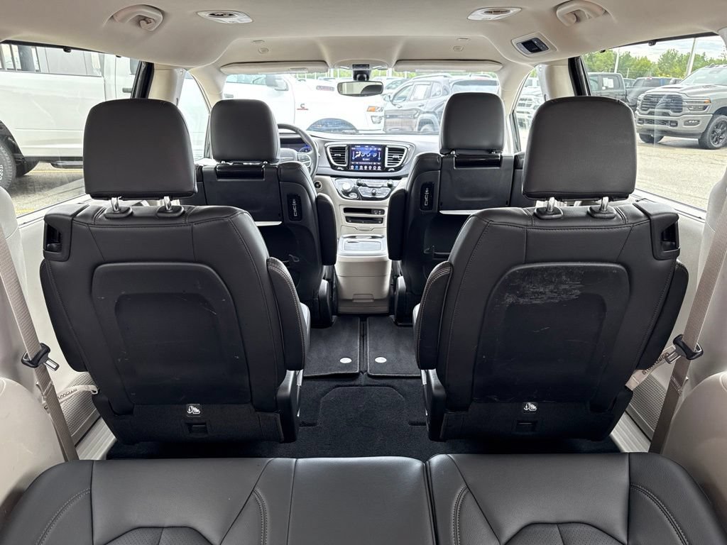 Used 2020 Chrysler Pacifica Touring-L Plus FWD image 18