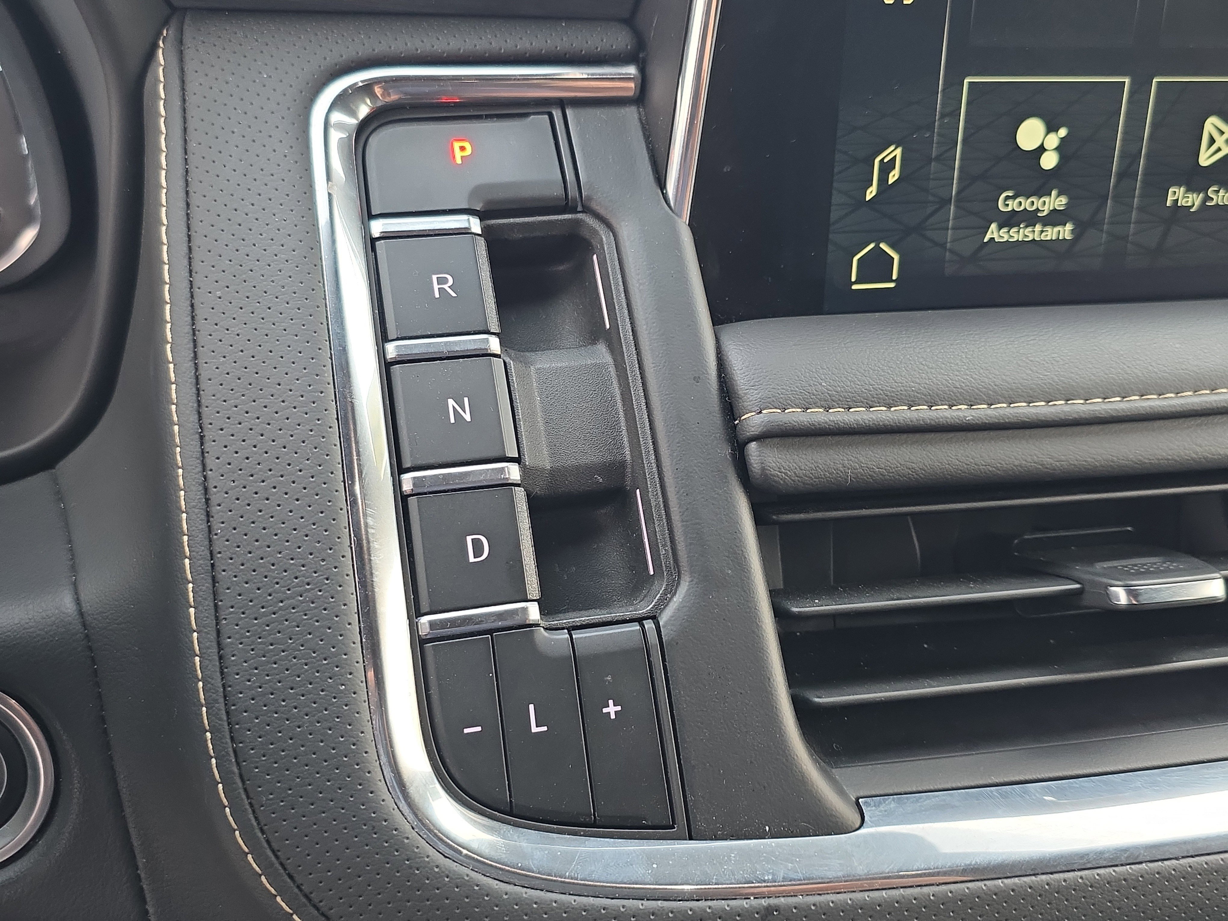 Used 2024 GMC Yukon SLT image 26