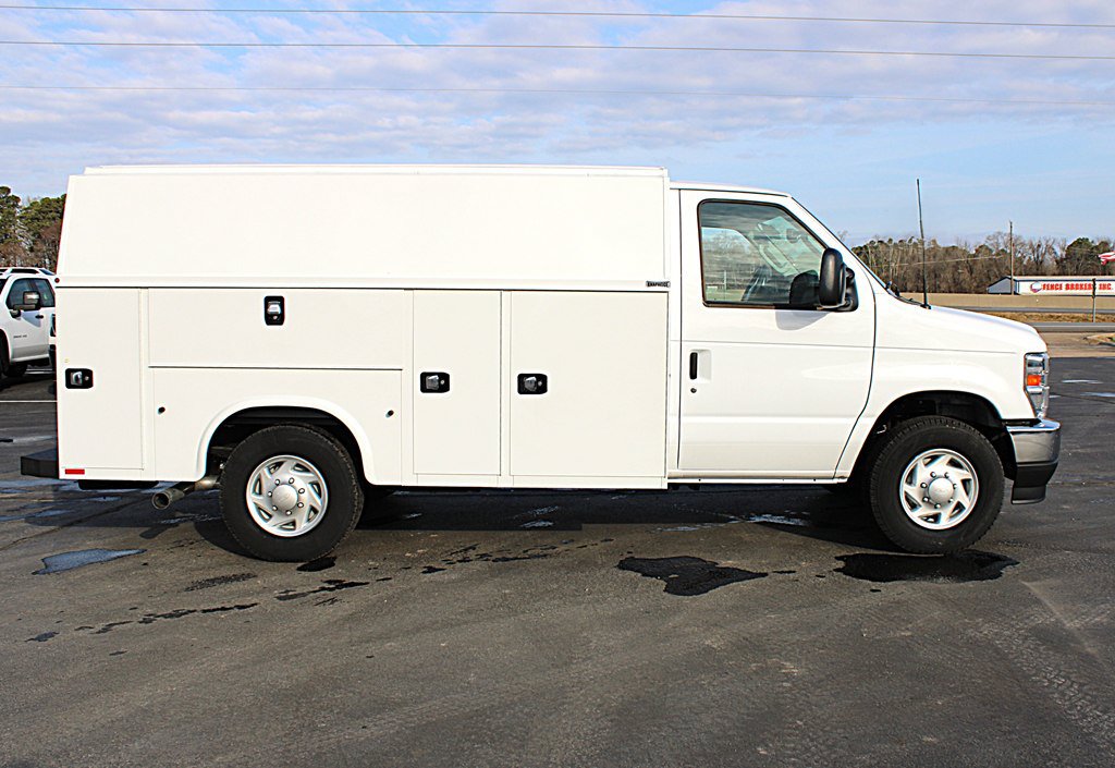 Used 2025 Ford E-350 and Econoline 350 Super Duty w/ Power Equipment Group RWD image 9