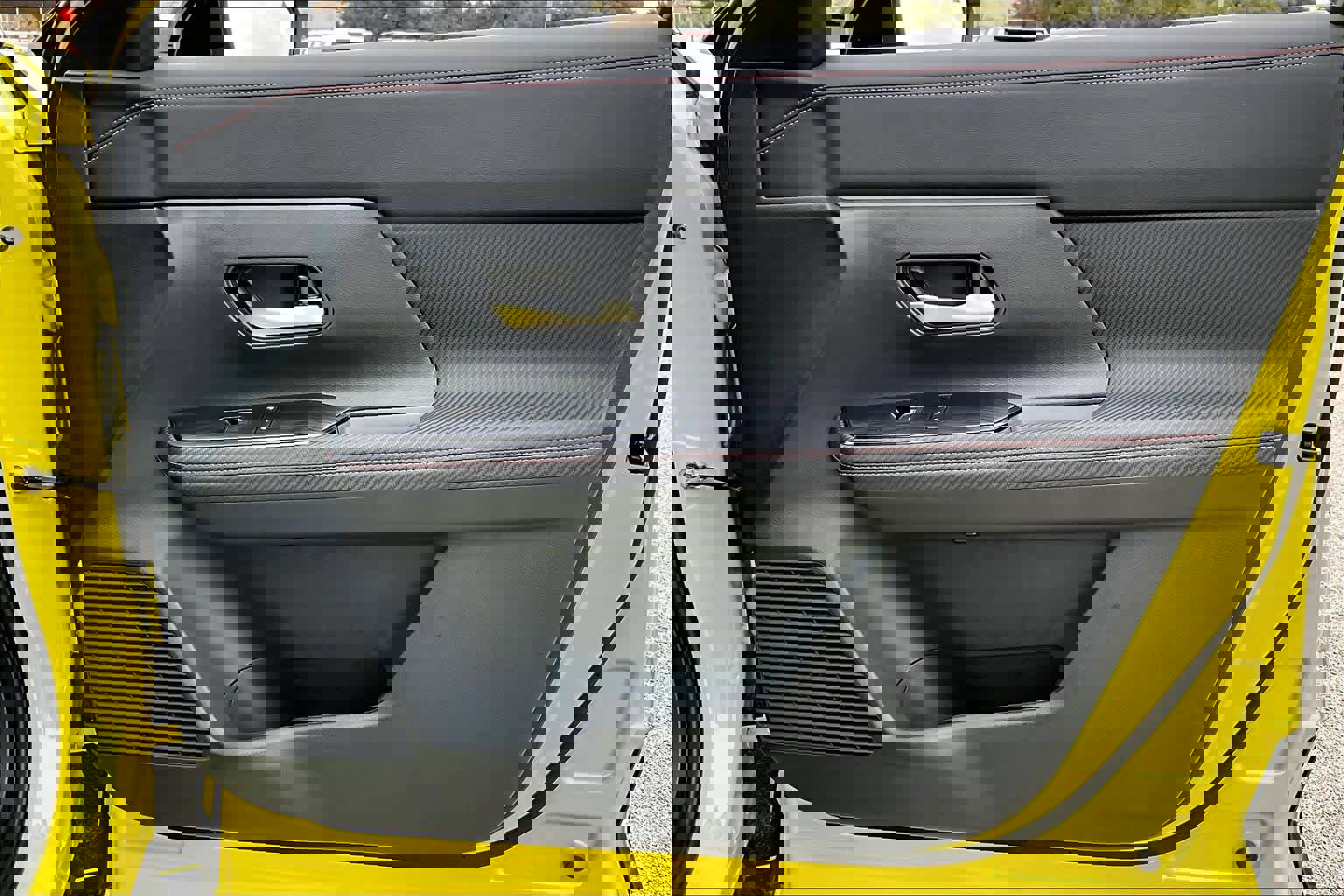 Used 2025 Nissan Kicks SR w/ Illumination Package image 22