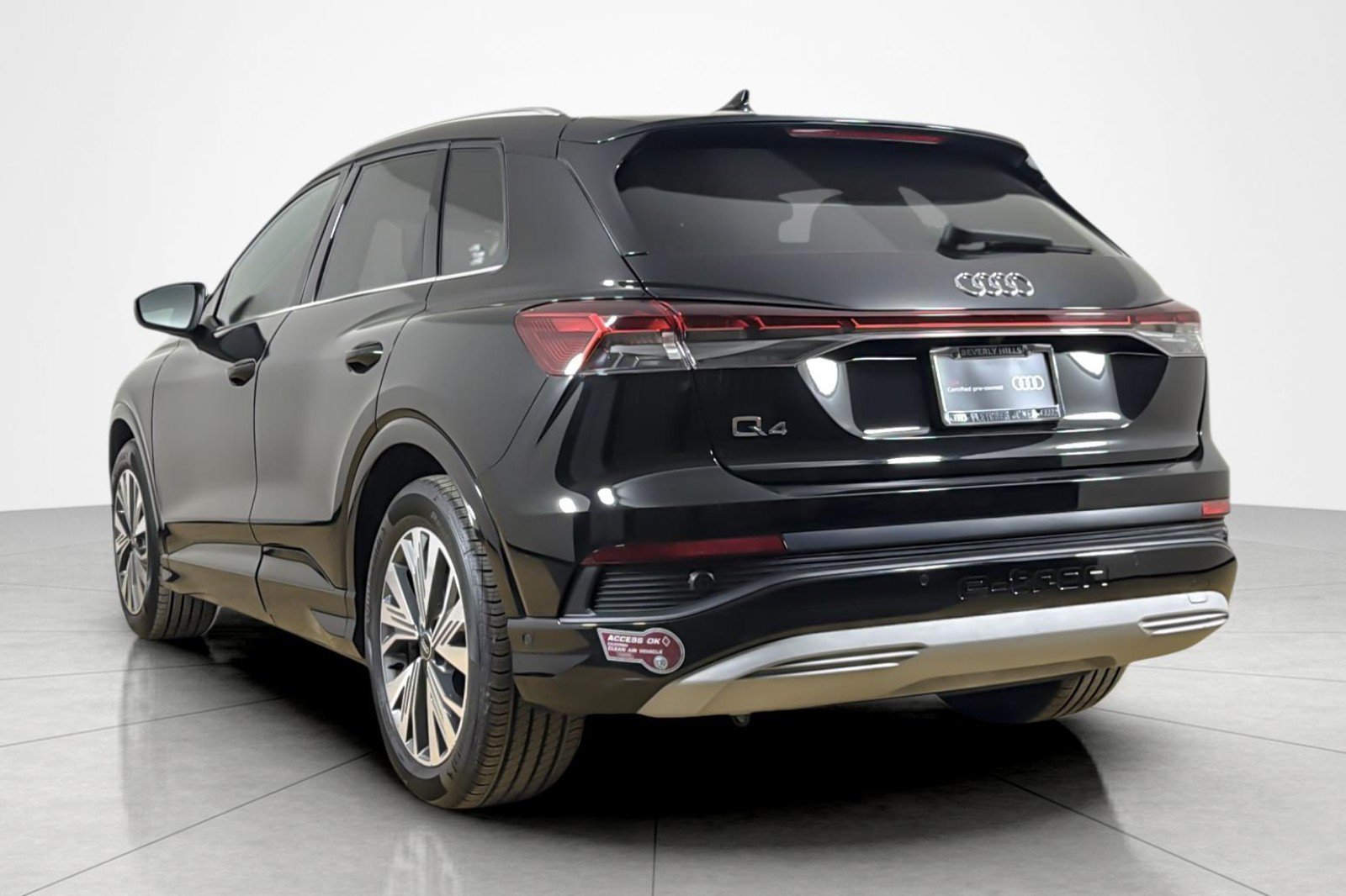 Certified 2023 Audi Q4 e-tron Premium w/ Premium Plus RWD image 3