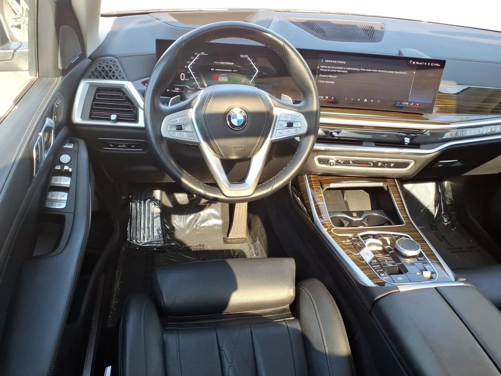 Used 2025 BMW X7 xDrive40i AWD/4WD image 8