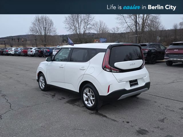 Certified 2025 Kia Soul LX w/ LX Technology Package FWD image 6
