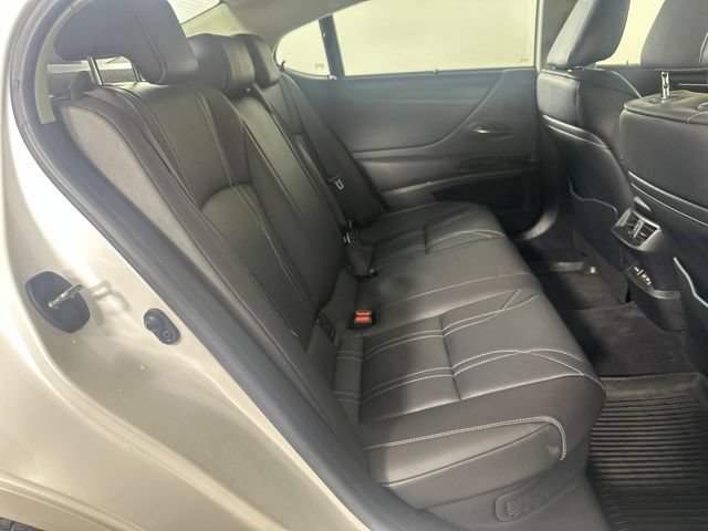Used 2023 Lexus ES 300h Ultra Luxury FWD image 31