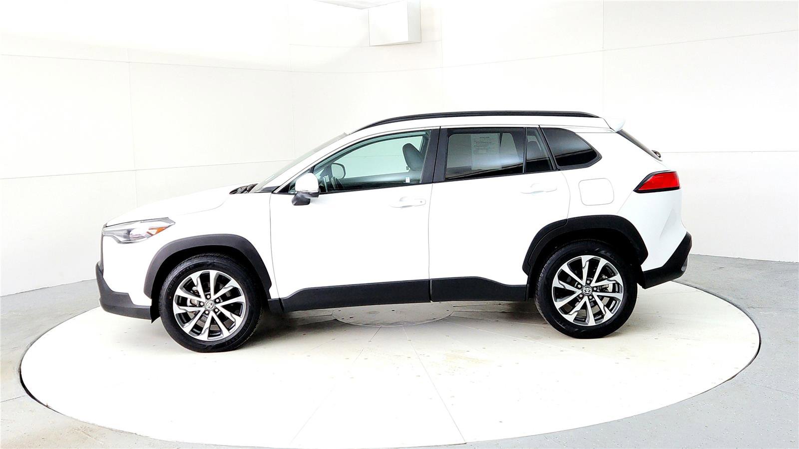 Certified 2023 Toyota Corolla Cross XLE w/ Convenience Package image 3