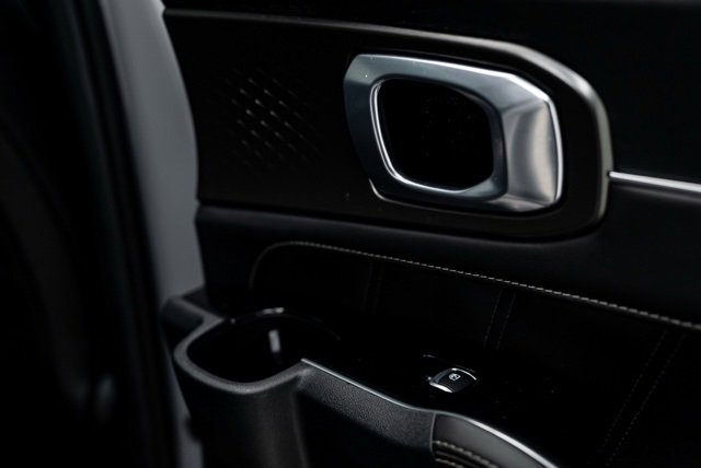 Used 2023 Kia Sorento SX image 29