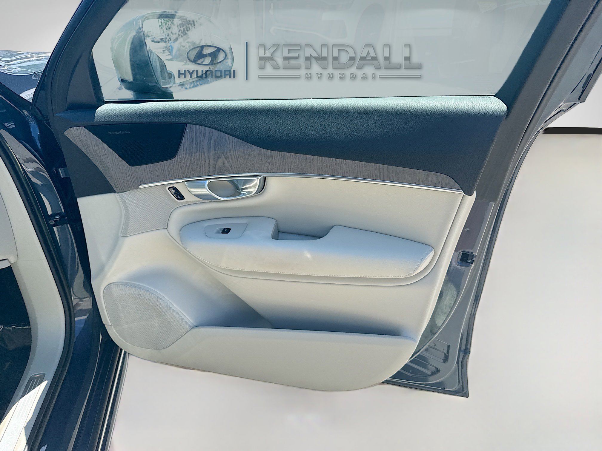 Used 2023 Volvo XC90 B5 Plus w/ Protection Package Premier AWD/4WD image 32