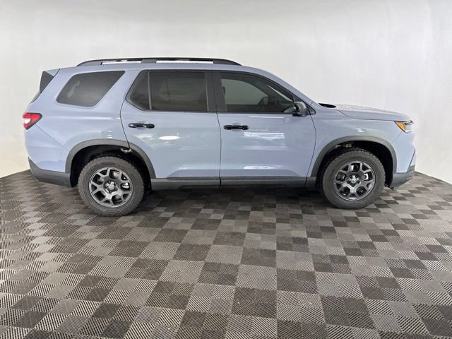 Used 2025 Honda Pilot TrailSport image 4