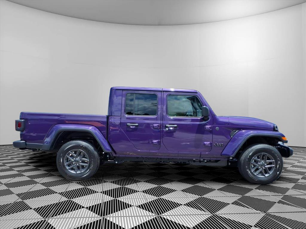 New 2026 Jeep Gladiator Sport AWD/4WD image 25