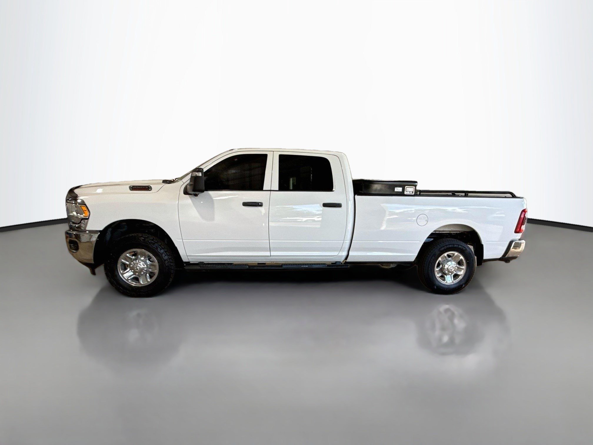 Used 2024 RAM 2500 Tradesman w/ Safety Group AWD/4WD image 6