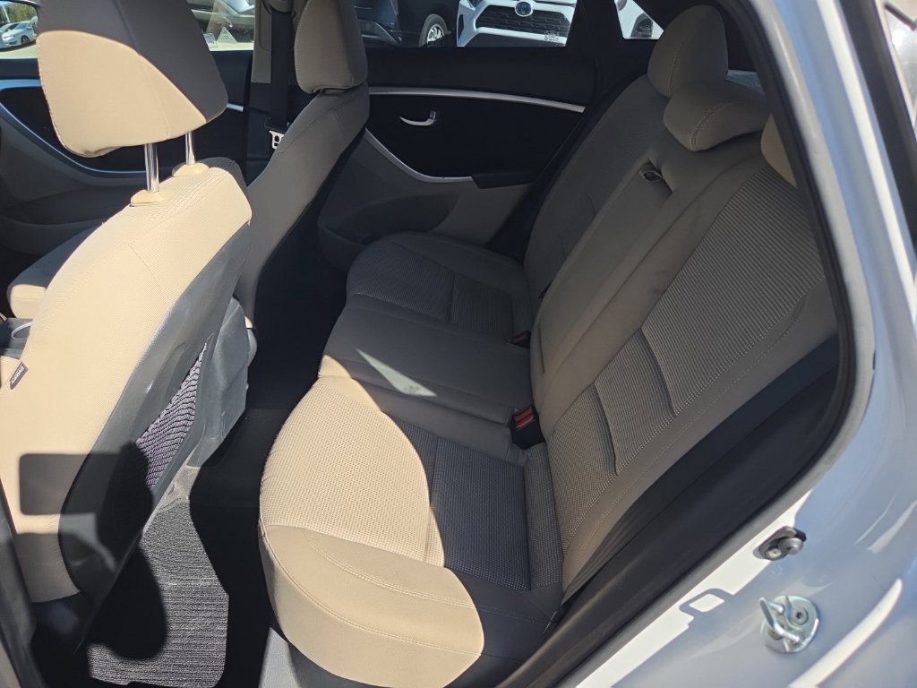 Used 2016 Hyundai Elantra GT FWD image 11