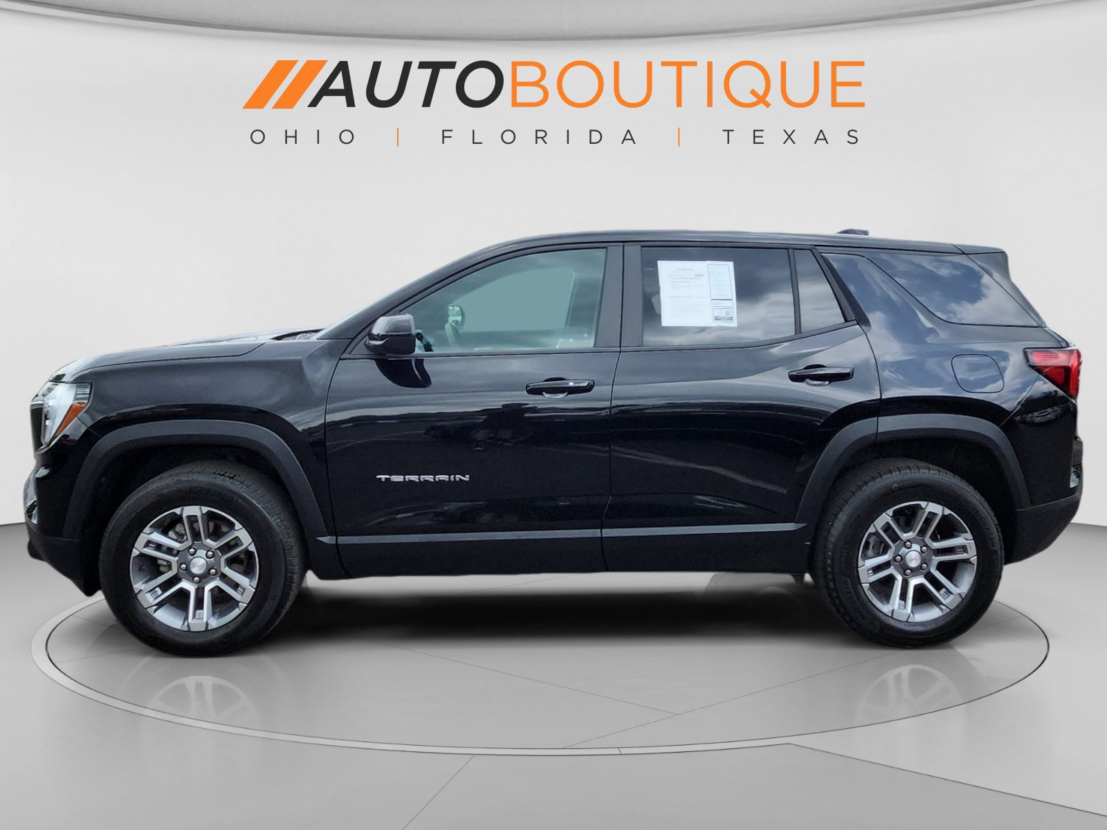 Used 2025 GMC Terrain Elevation AWD/4WD image 2