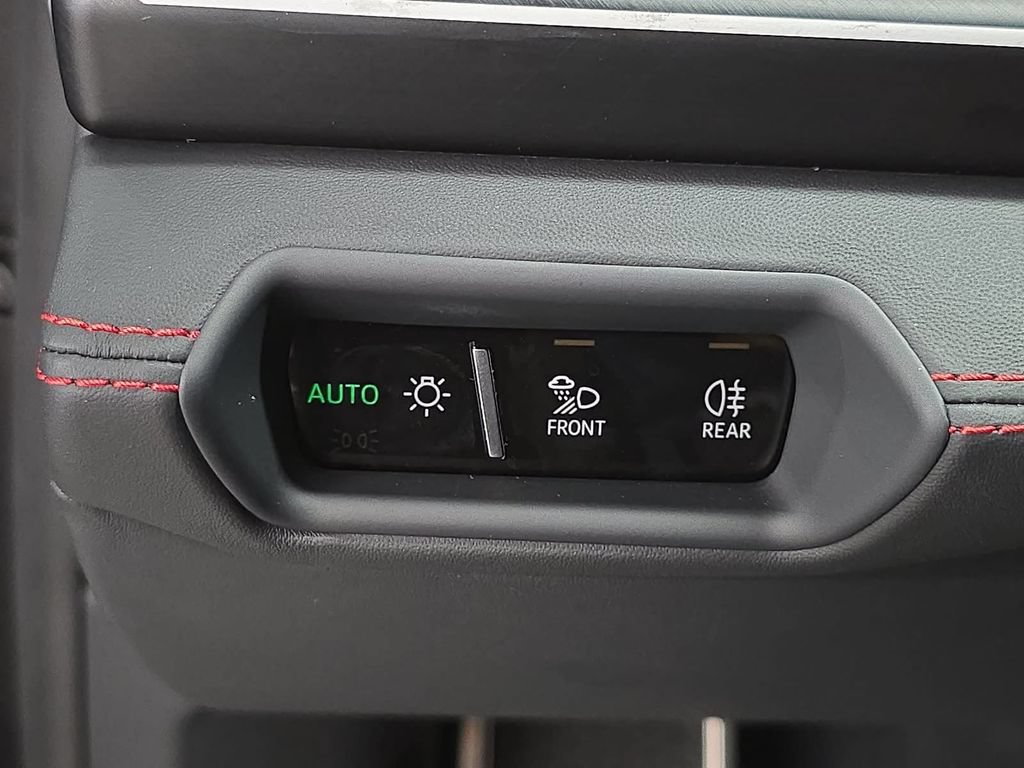 Used 2025 Lamborghini Urus SE AWD/4WD image 21