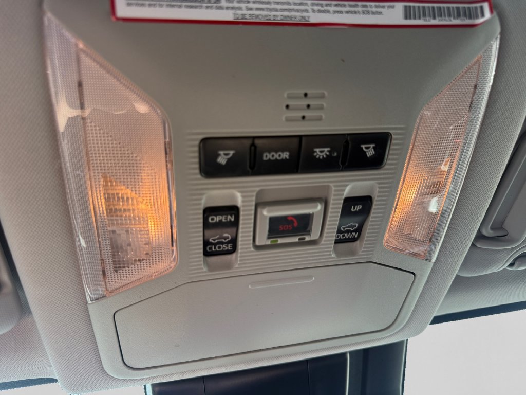 Used 2021 Toyota RAV4 XLE w/ Convenience Package AWD/4WD image 19