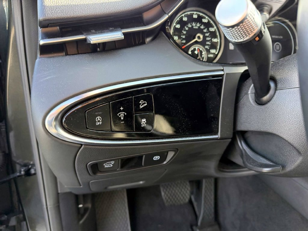 Certified 2025 Genesis GV70 2.5T AWD/4WD image 19