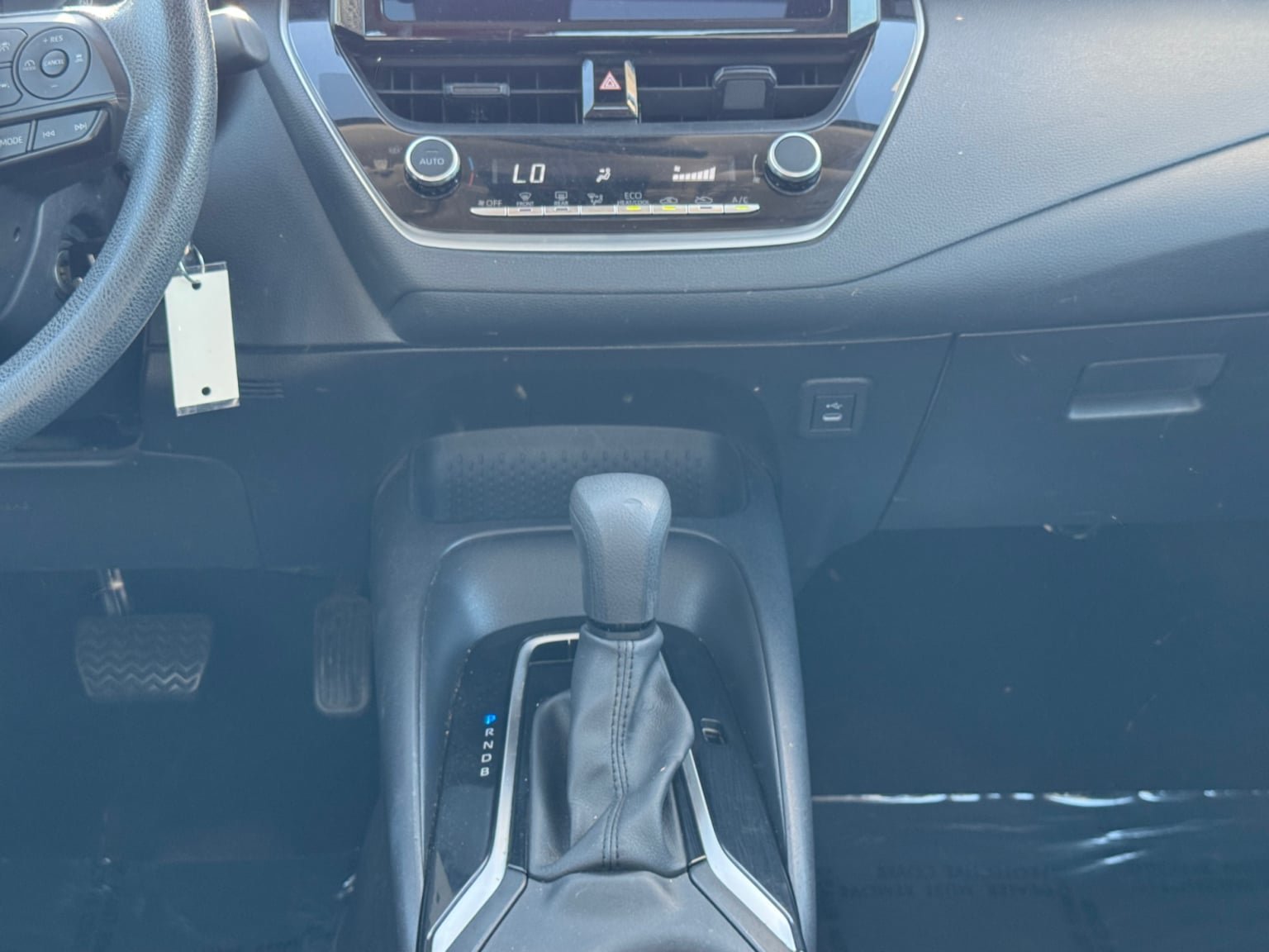 Used 2025 Toyota Corolla LE FWD image 15