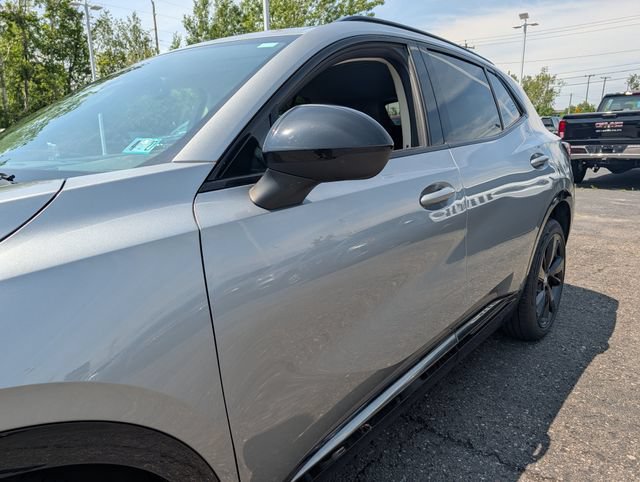 Used 2023 Buick Envision Preferred w/ Sport Touring Package AWD/4WD image 4