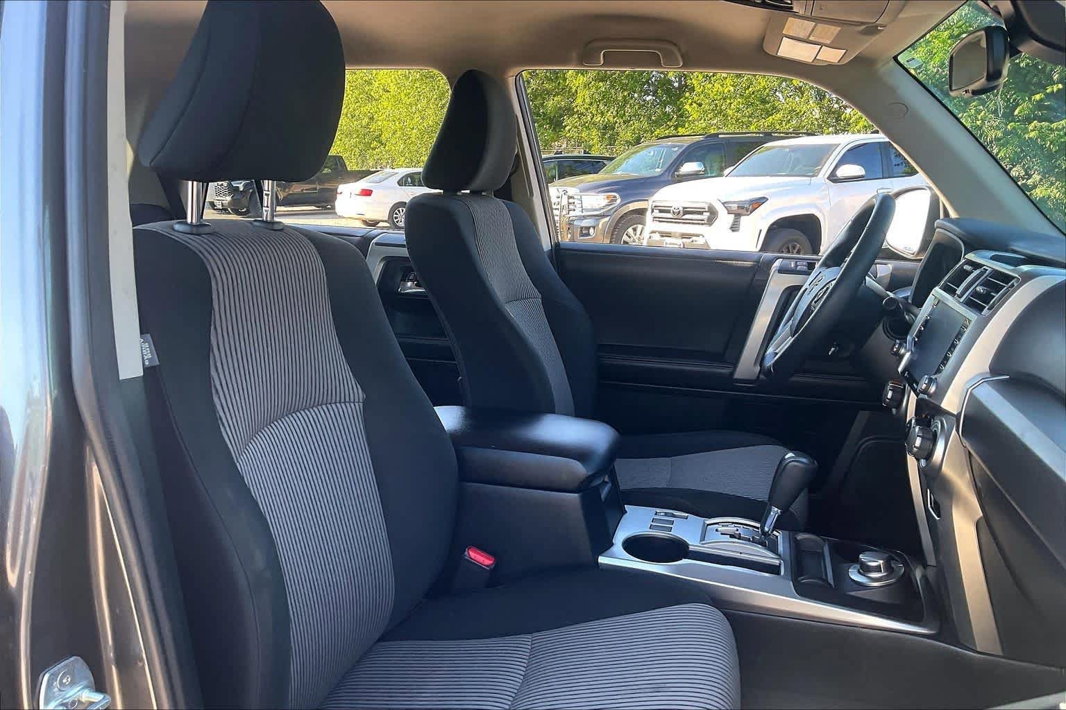 Used 2023 Toyota 4Runner SR5 AWD/4WD image 9