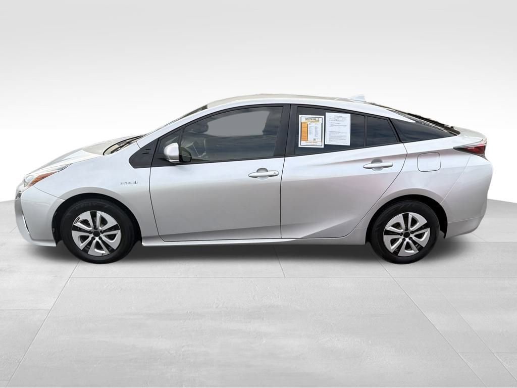 Used 2017 Toyota Prius One image 3