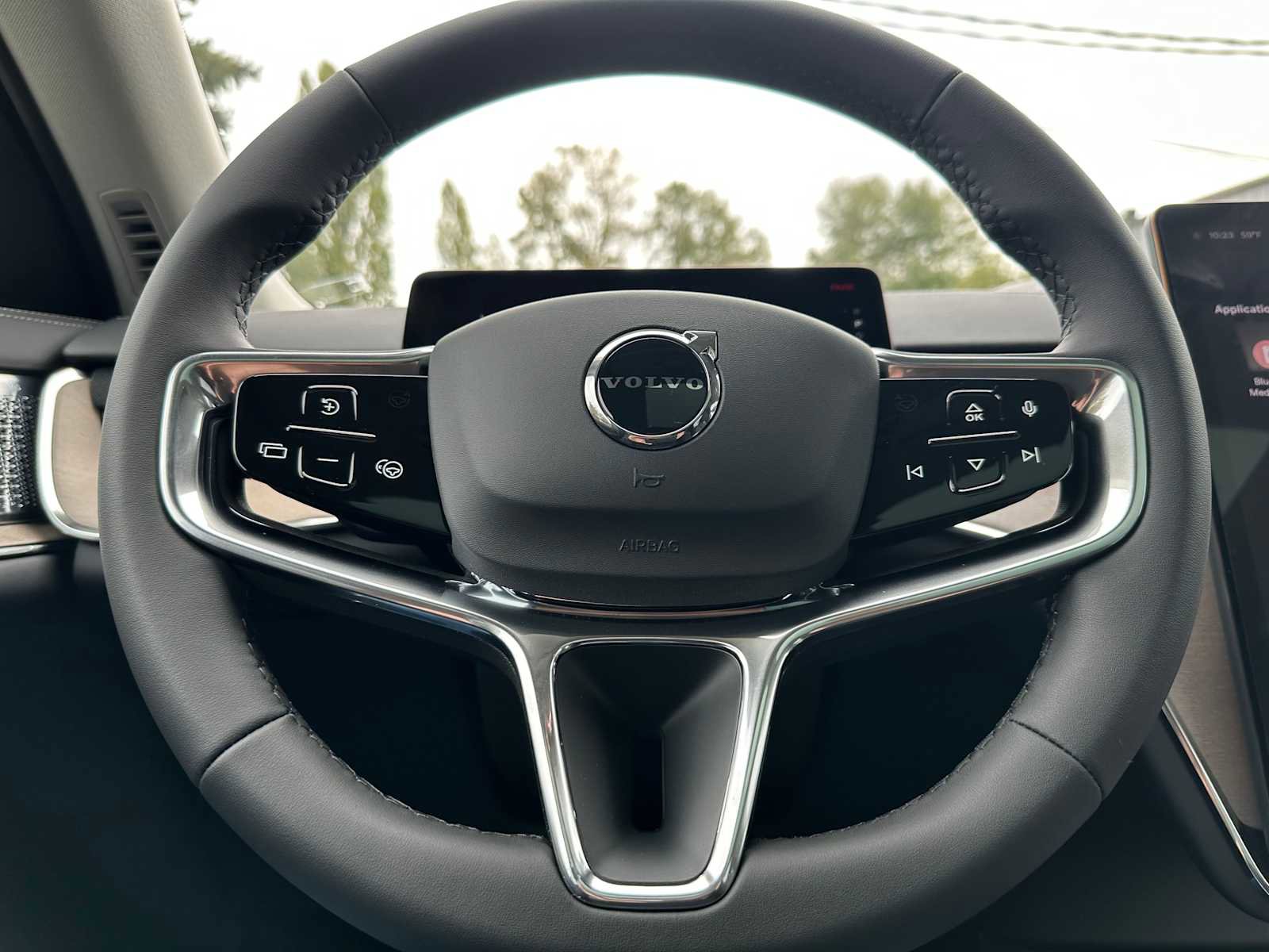 New 2025 Volvo EX90 Ultra w/ Protection Package Premier image 25