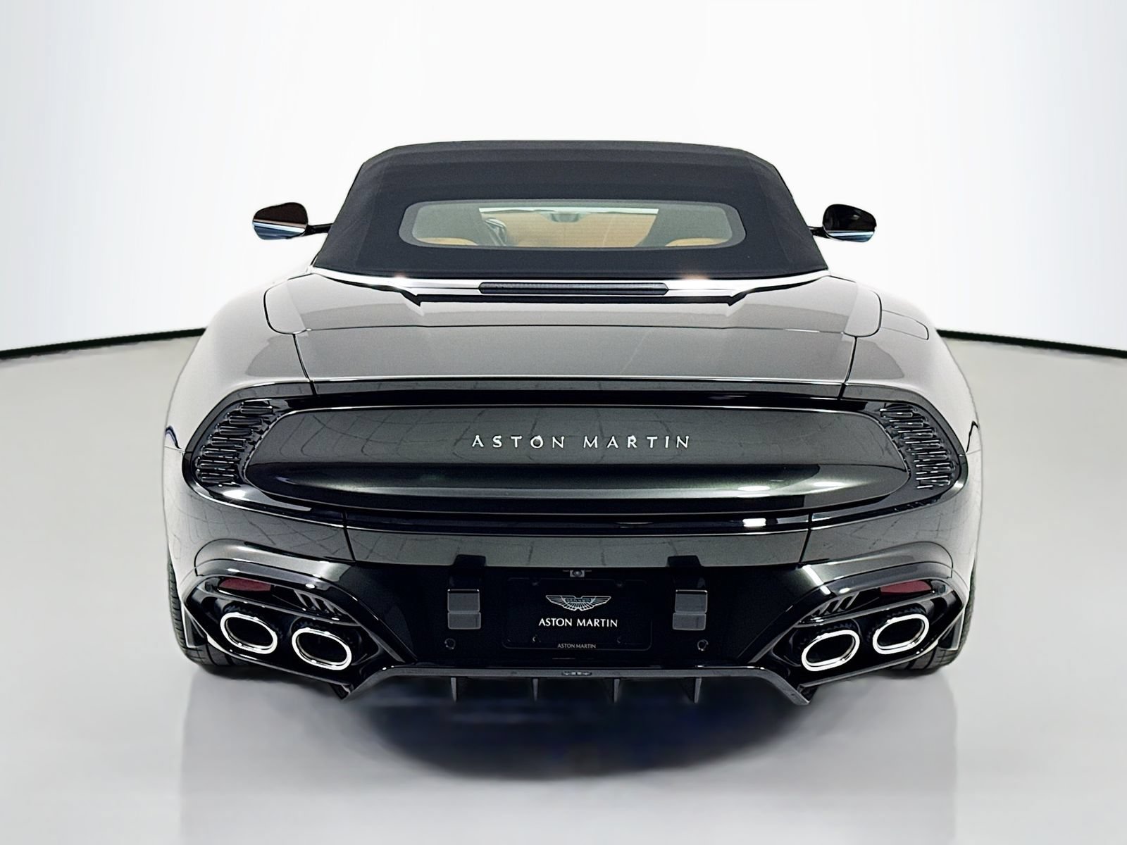 Used 2026 Aston Martin Vanquish Convertible RWD image 6