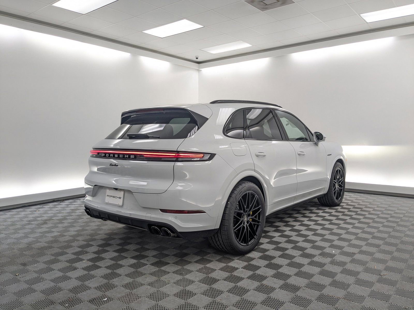 New 2026 Porsche Cayenne Turbo image 9