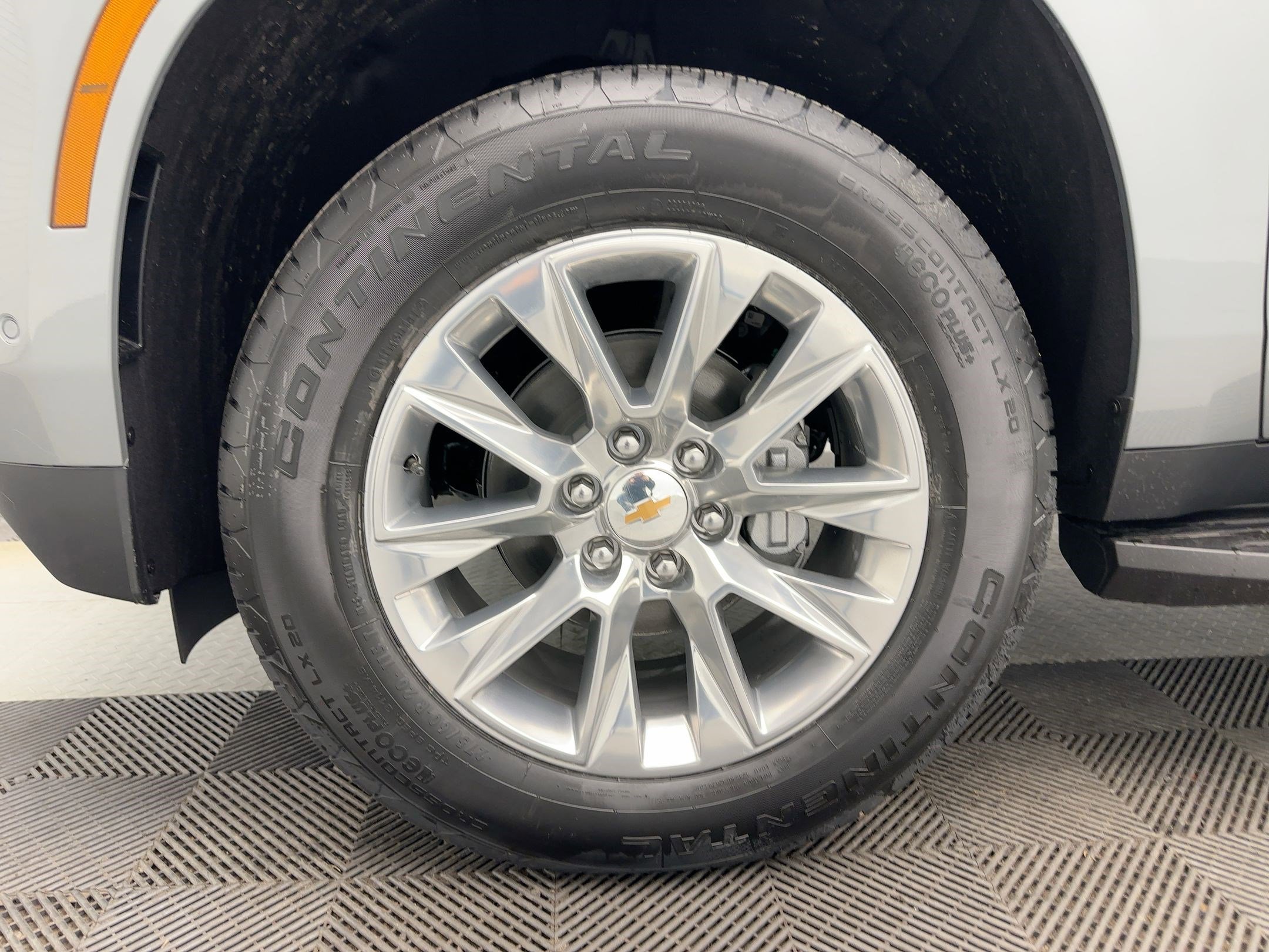 New 2026 Chevrolet Suburban Premier image 11