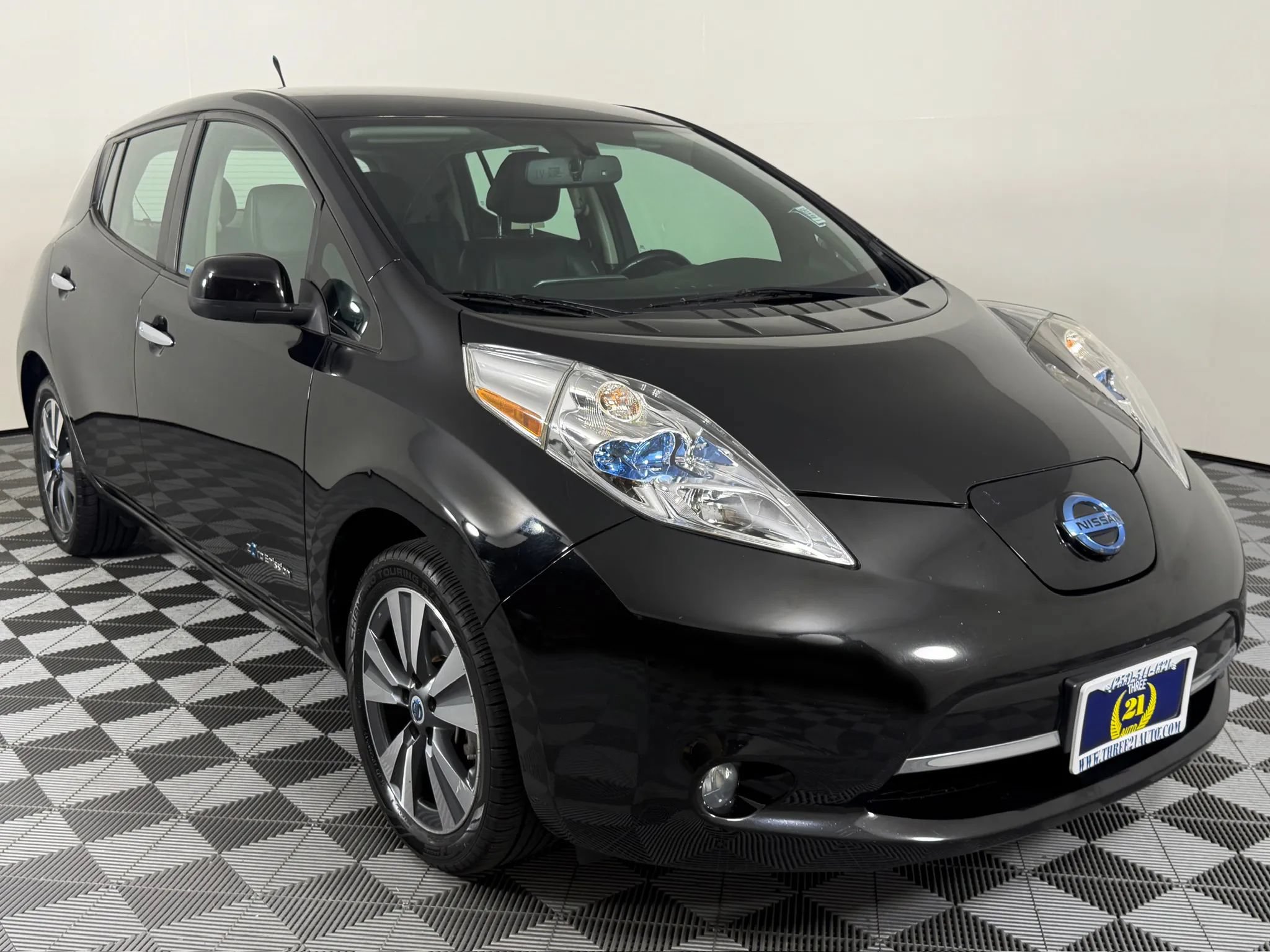 Used 2013 Nissan Leaf SL w/ Premium Pkg FWD image 27