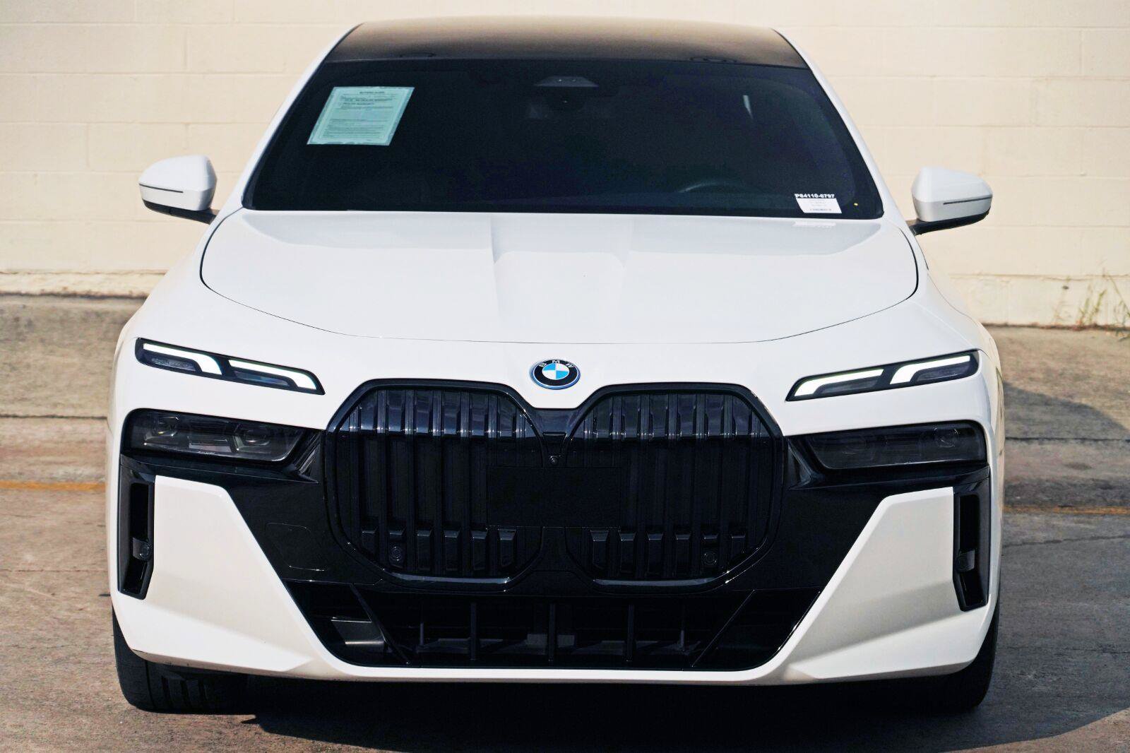 Used 2024 BMW i7 xDrive60 w/ Premium Package AWD/4WD image 54